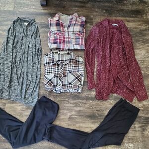Womens Medium Flannel/Cardigan/Legging Lot